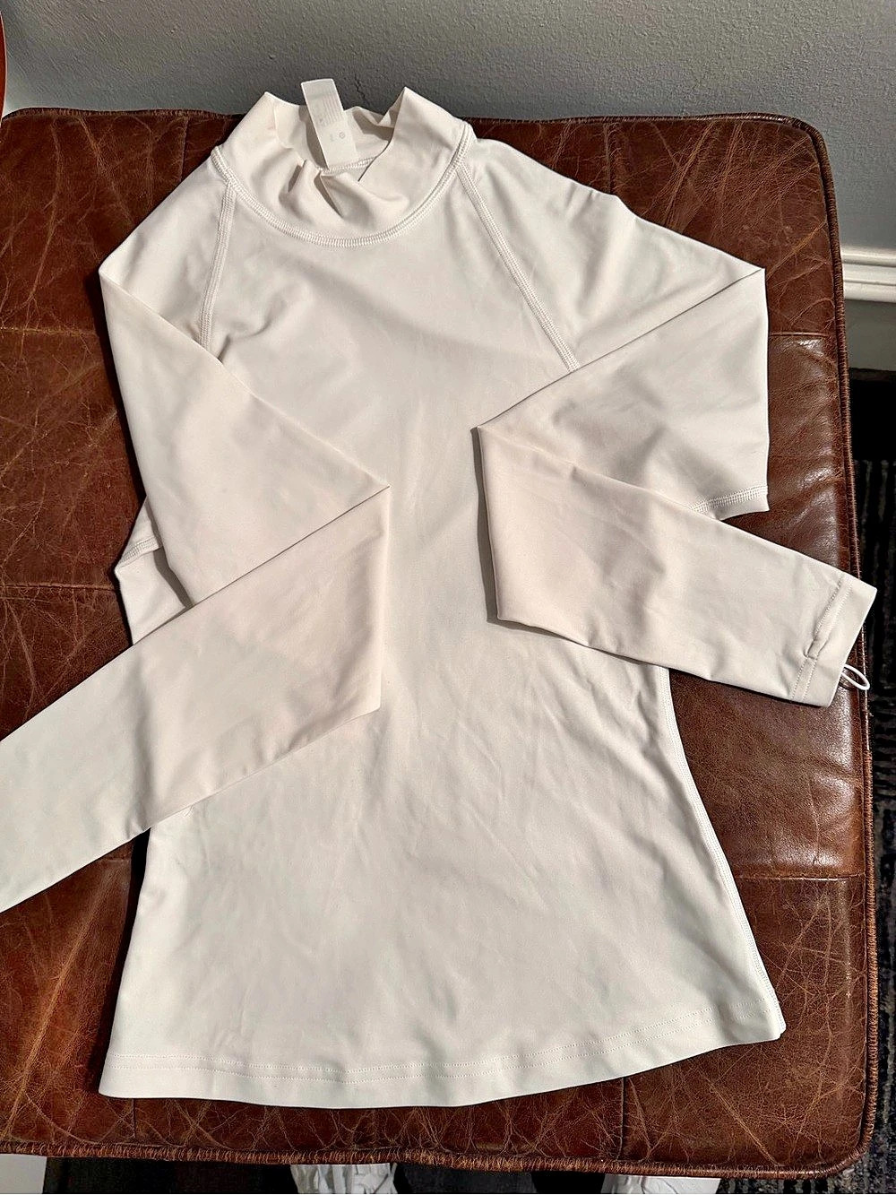 lululemon Long Sleeve Athletic Top in White Size Small